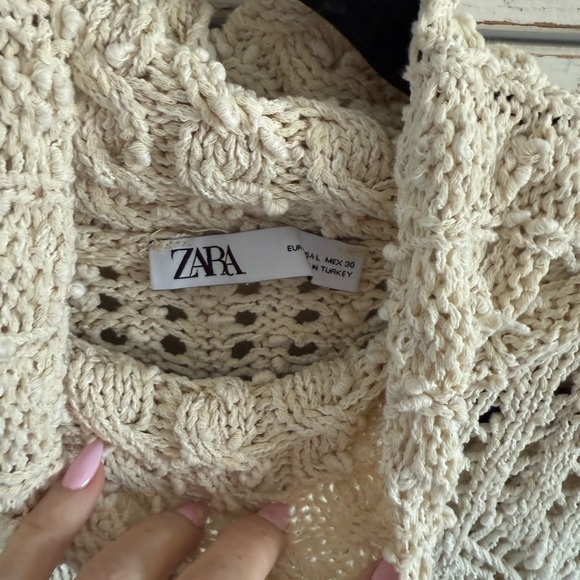 ZARA Turtleneck Sweater - Picture 3 of 4